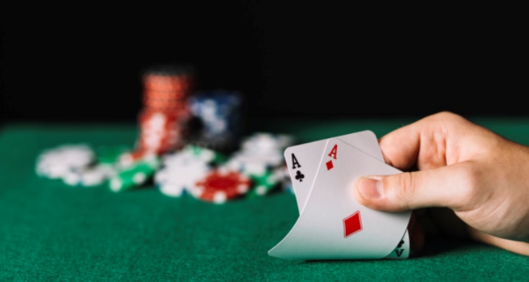Playing Poker Tight – Aggressive Strategy